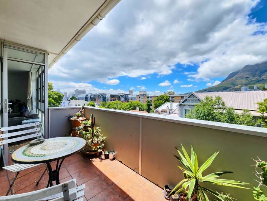 2 Bedroom Property for Sale in Tamboerskloof Western Cape